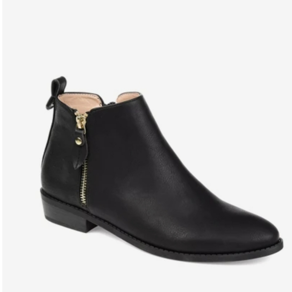 Journee Collection Black Ellis Boot SZ 7 New in Box